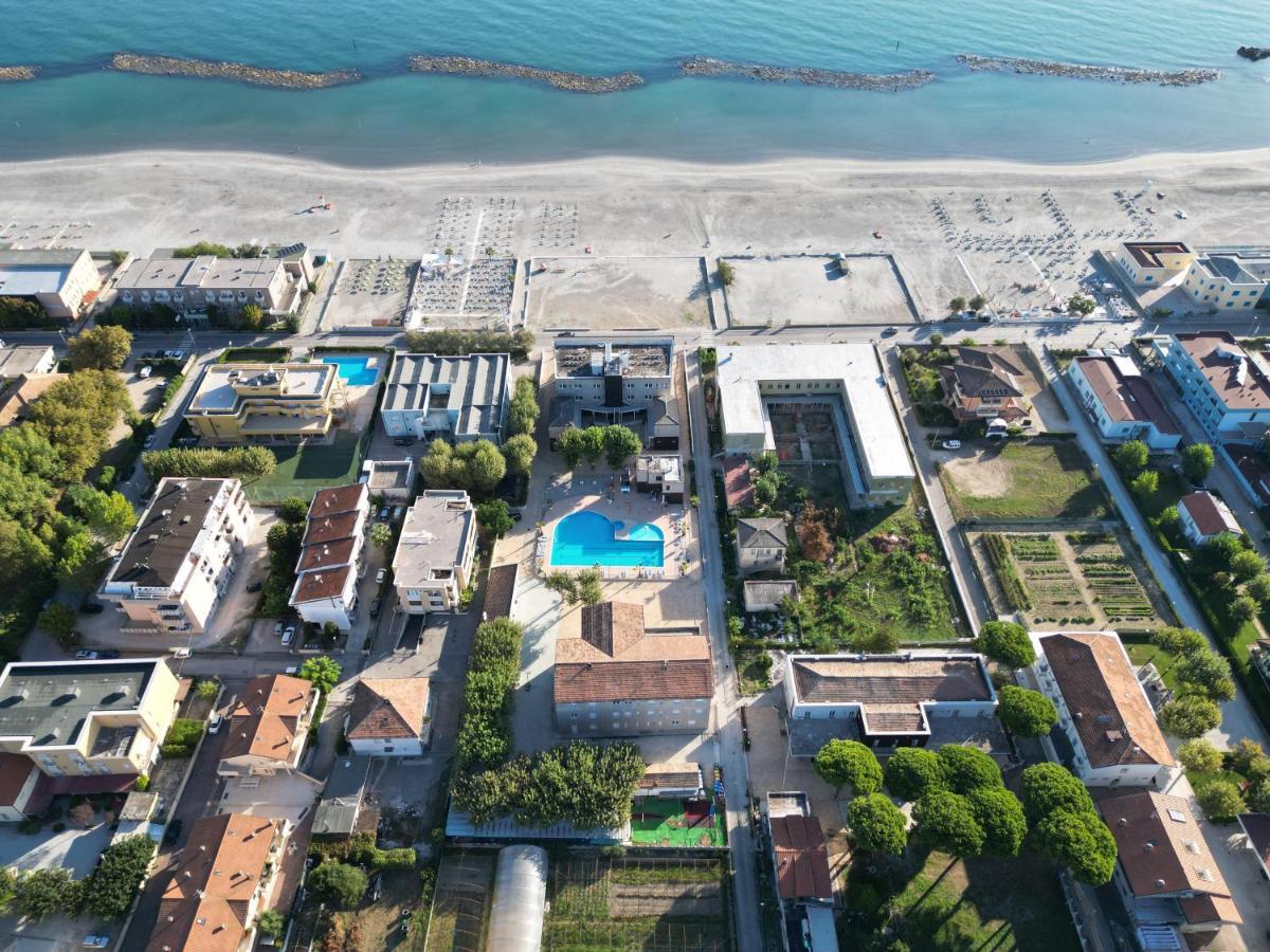 Color Perla Village Bellaria-Igea Marina Eksteriør billede